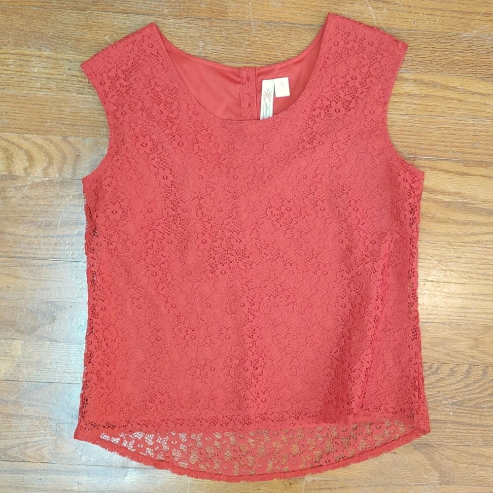 Pink sleeveless floral lace top